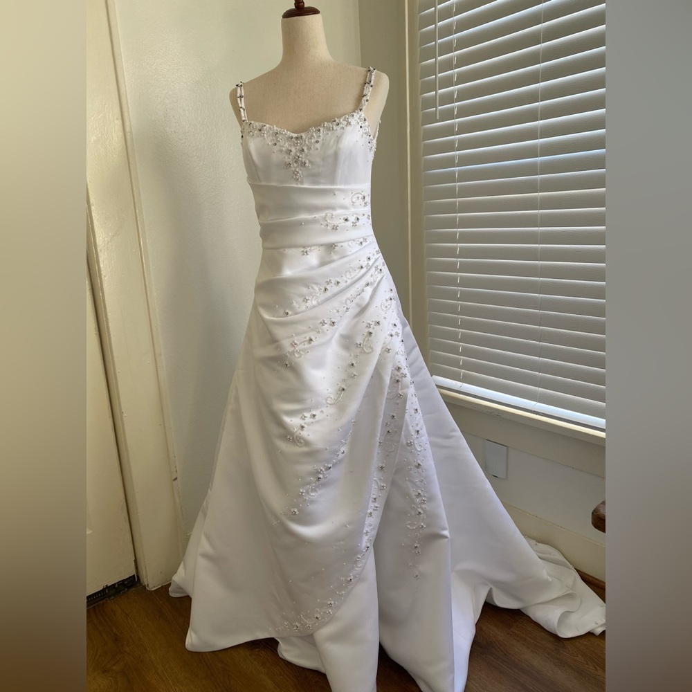 NWT Bridal Keepsake Wedding Dress
